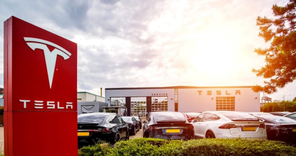 Showroom Tesla in Romania