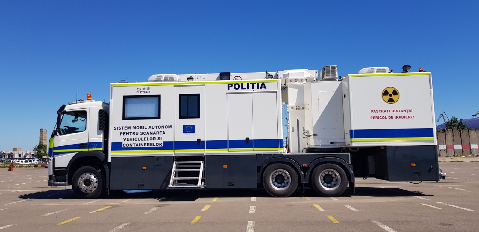 Cum arată noul camion al Poliției folosit pentru scanarea vehiculelor și containerelor - GALERIE FOTO