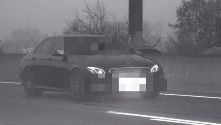 Mercedes limita de viteza (2)