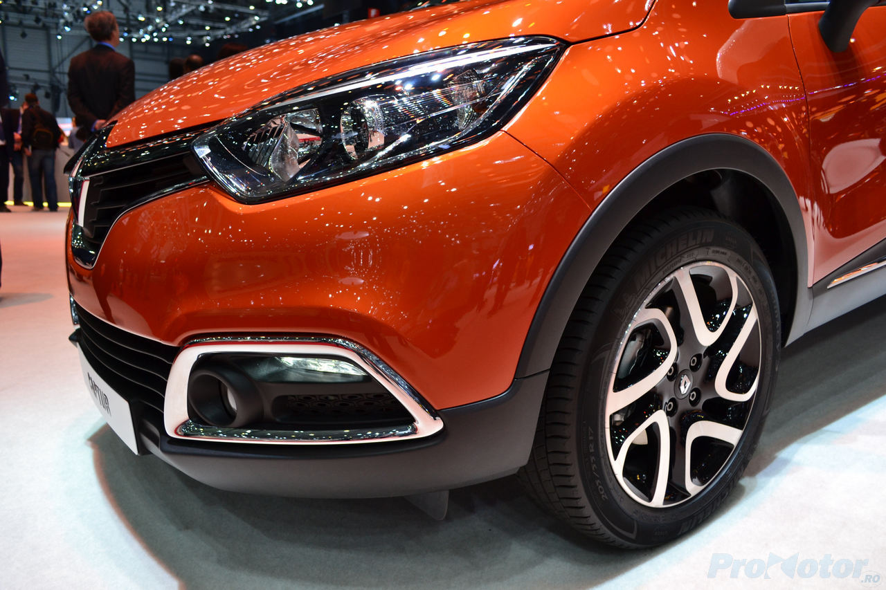 Renault Captur frontal close view