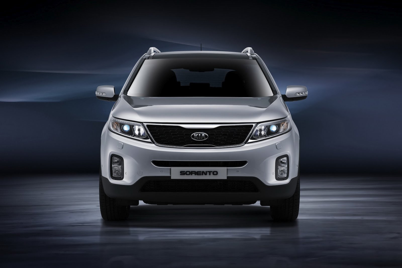 Kia Sorento facelift primeste modificari normale in partea frontala