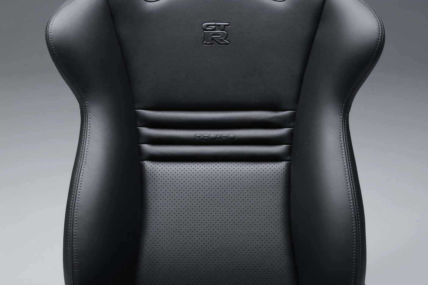 Noi scaune recaro 