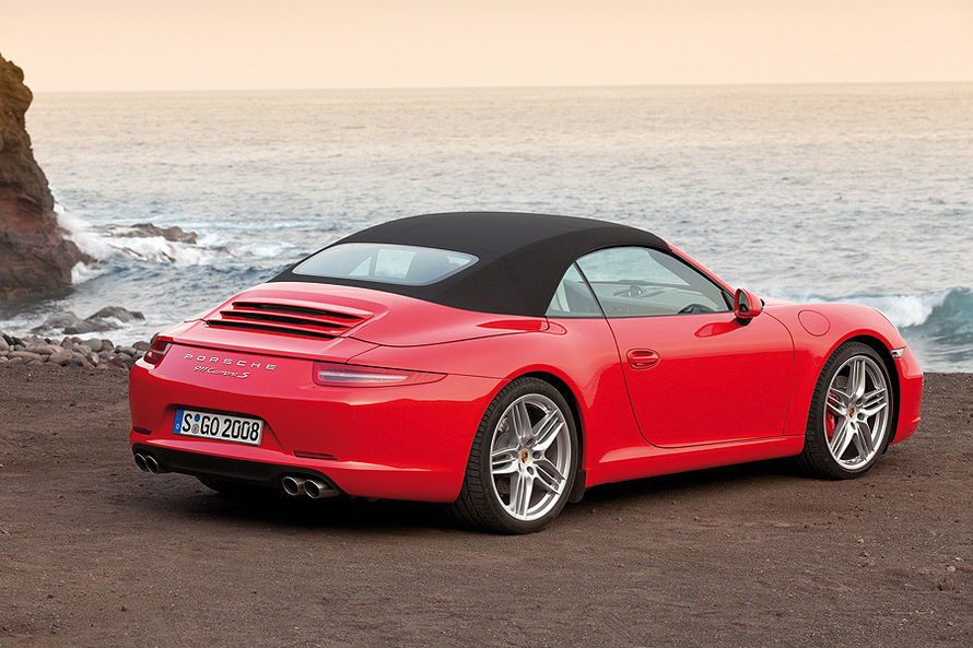 Acoperisul noului Porsche 911 Cabrio este inedit, avand un look de hardtop