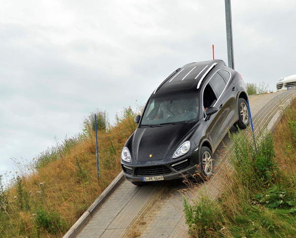 La frana de motor, calculatorul central dicteaza sistarea alimentarii cu combustibil