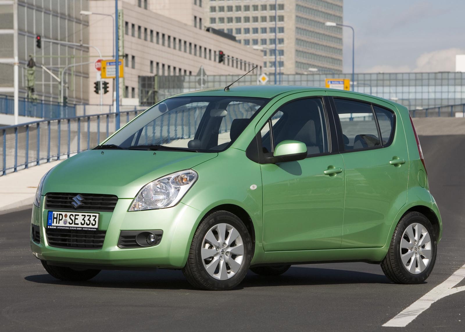 Suzuki Splash are un foarte bun raport pret/echipare: 1.2 GS AT porneste de la 12.425 euro