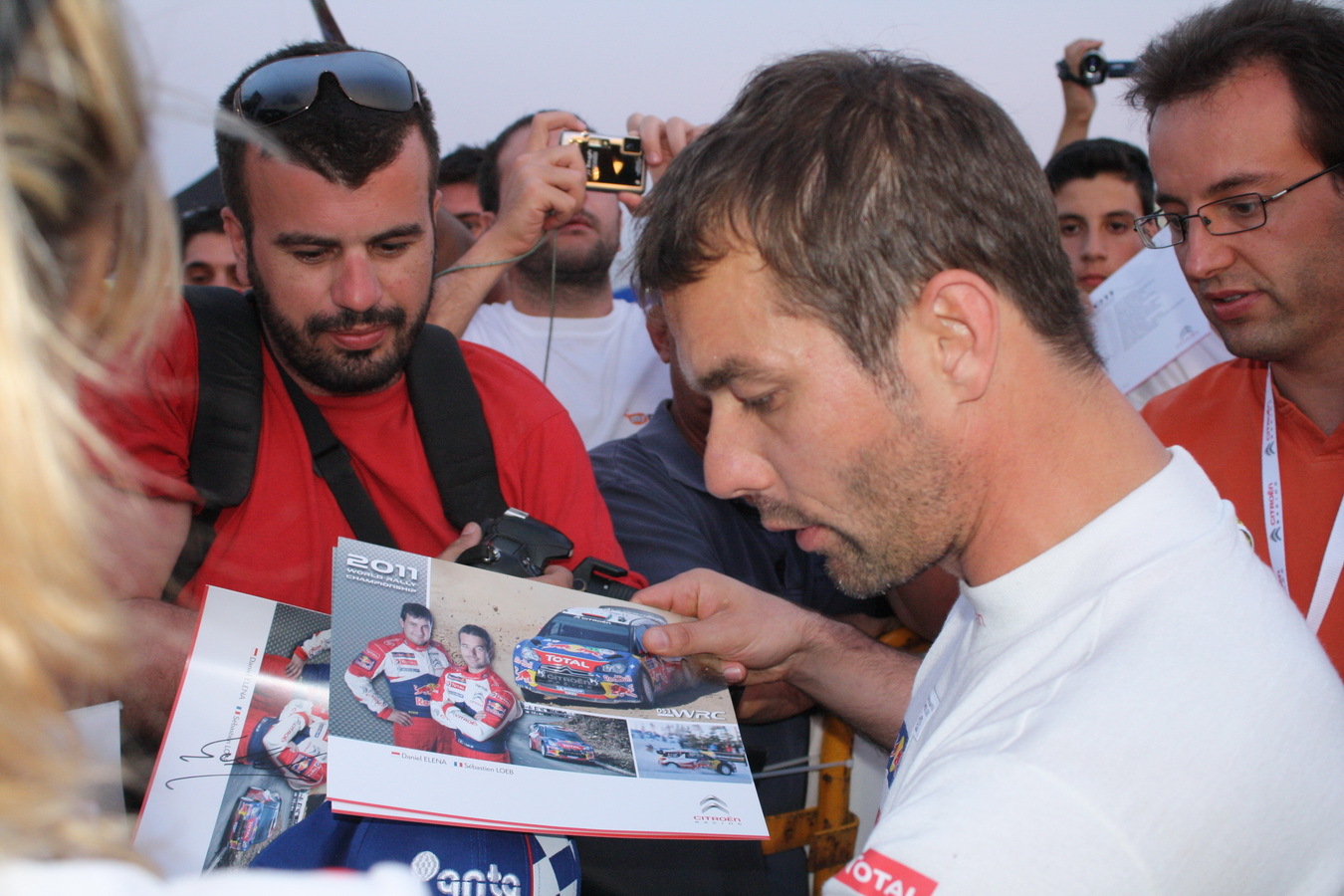 Loeb atrage hoarde de fani oriunde în lume