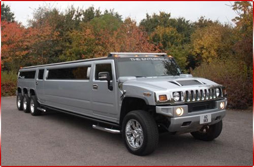 Hummer H2 Triple Axle are o lungime de 12 metri