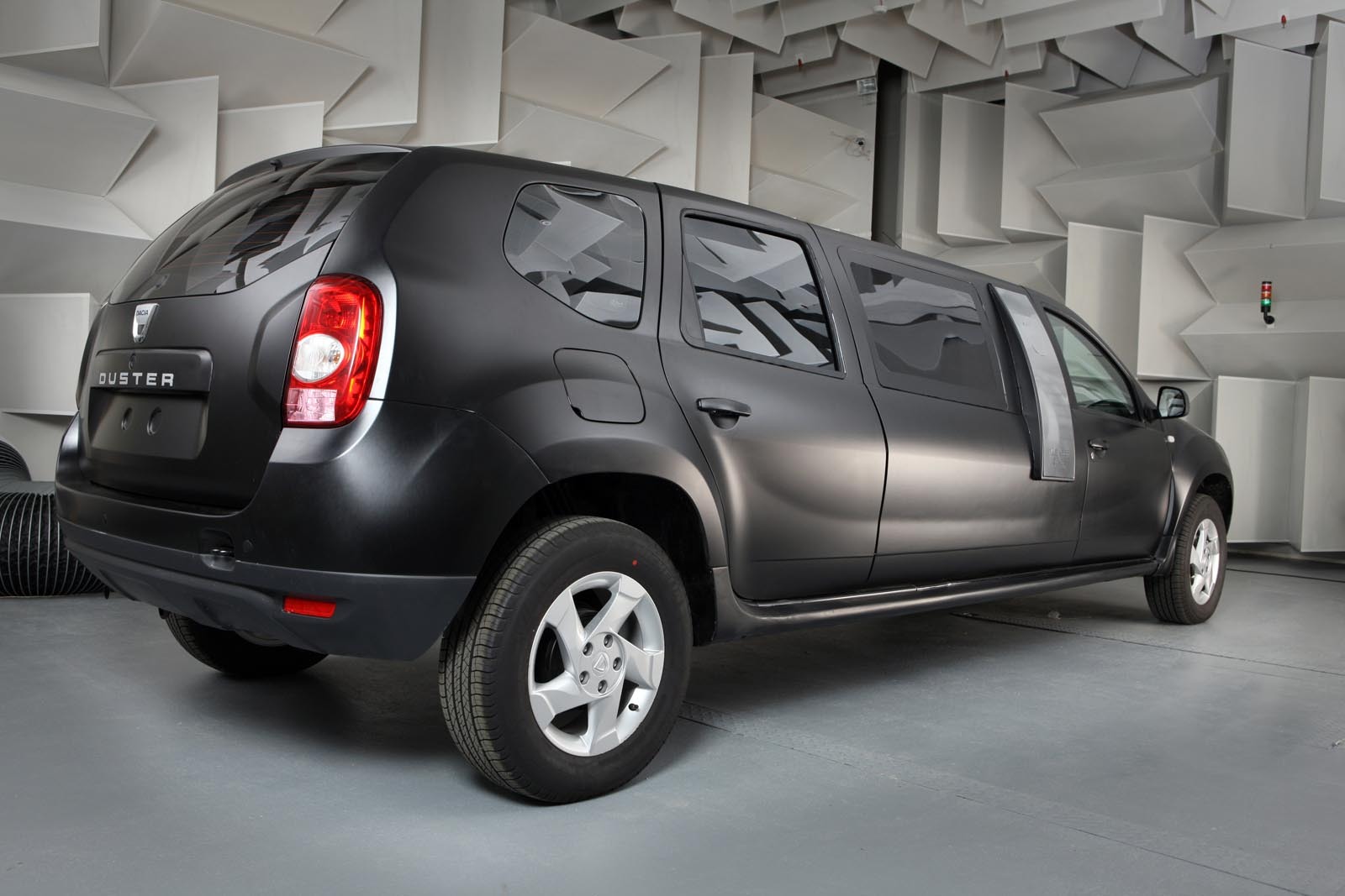 Duster Birou Mobil este cu doar 336 kg mai greu decat un Duster 4x2 normal